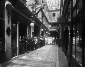 Le Personnel du restaurant Arrigoni, 23, passage des Panoramas, 2e arrondissement