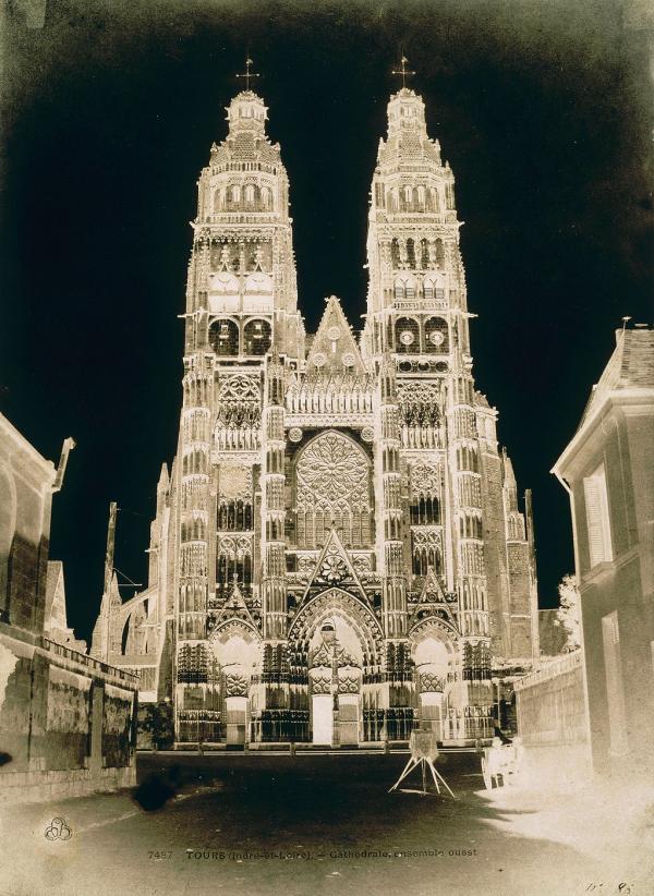 Façade ouest de la cathédrale Saint-Gatien