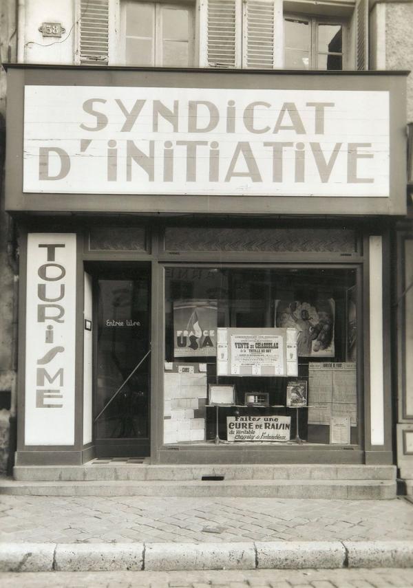 Le Syndicat d'initiative de Fontainebleau.