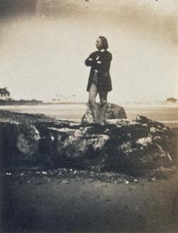 Hugo choisit l’île de Jersey, terre francophone et libérale, où, entouré de ses proches et de quelques autres proscrits,