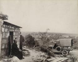 Les deux photographies sont extraites de ce fonds Anne Morgan et ont été prises dans des villages proches de Soissons.