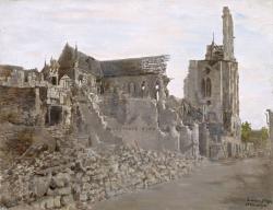 cathédrale de Soissons coupée en deux par les obus