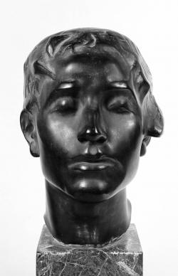 Gertrude Vanderbildt Whitney a réalisé cette étude de tête pour un monument dédié aux victimes du naufrage du Titanic survenu dans la nuit du 14 au 15 avril 1912, au large des côtes de Terre-Neuve.
