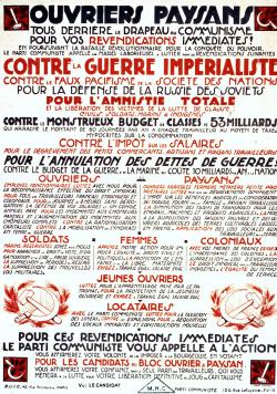 La première affiche, diffusée par les communistes en 1924, frappe par la longueur et la densité du texte, à peine ponctué d’un unique symbole,