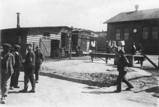 Prisonniers et baraquements au camp de Holzminden