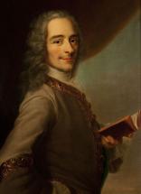 portrait de Voltaire avec un livre