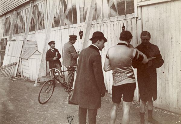 Vélodrome. Course cycliste vers 1900