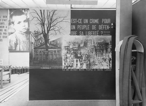 Pavillon Espagnol, Paris, 1937. Panneau sur le massacre de Guernica