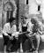 Gérard Philipe, Jean Vilar, Léon Gischia dans la Cour d'honneur du Palais des papes
