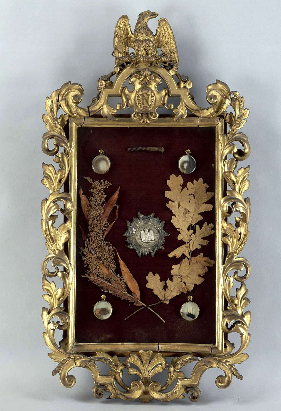 Reliquaire constitué par Marchand. de Napoléon Musée national du Château de Malmaison Reliquaire constitué par Marchand. de Napoléon Musée national du Château de Malmaison